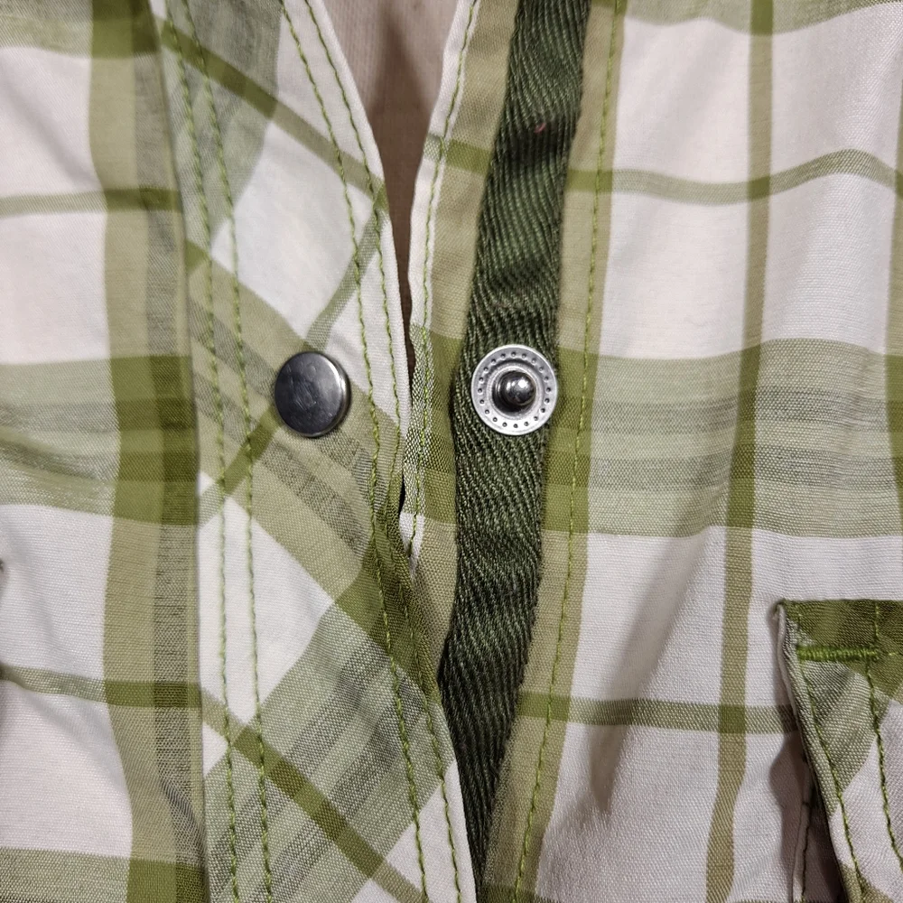 REI Green Plaid Snap Button Closure Long Sleeve Travel Shirt - Picture 2 of 9